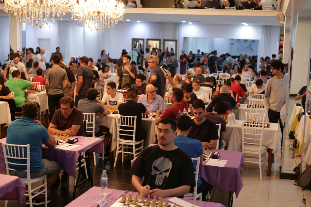 Mariana chega em terceiro no Floripa Chess Open e carimba