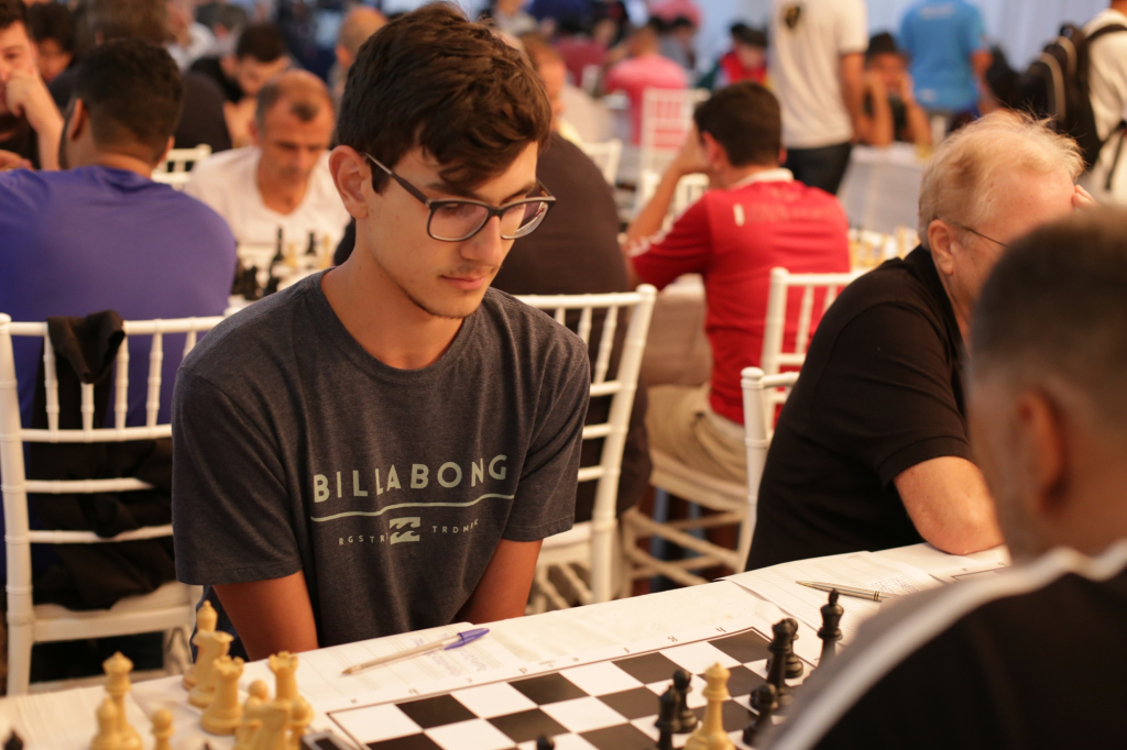 Rádio Capinzal - Enxadristas de Lacerdópolis disputam o IX Floripa Chess  Open